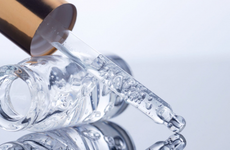 Niacinamide! Ce sunt, cum funcționează și de ce sunt esențiale pentru tenul tău