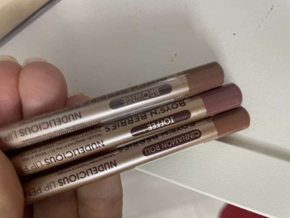 Poza produs Creion Buze Boys`n Berries Nudelicious Lip Pencil