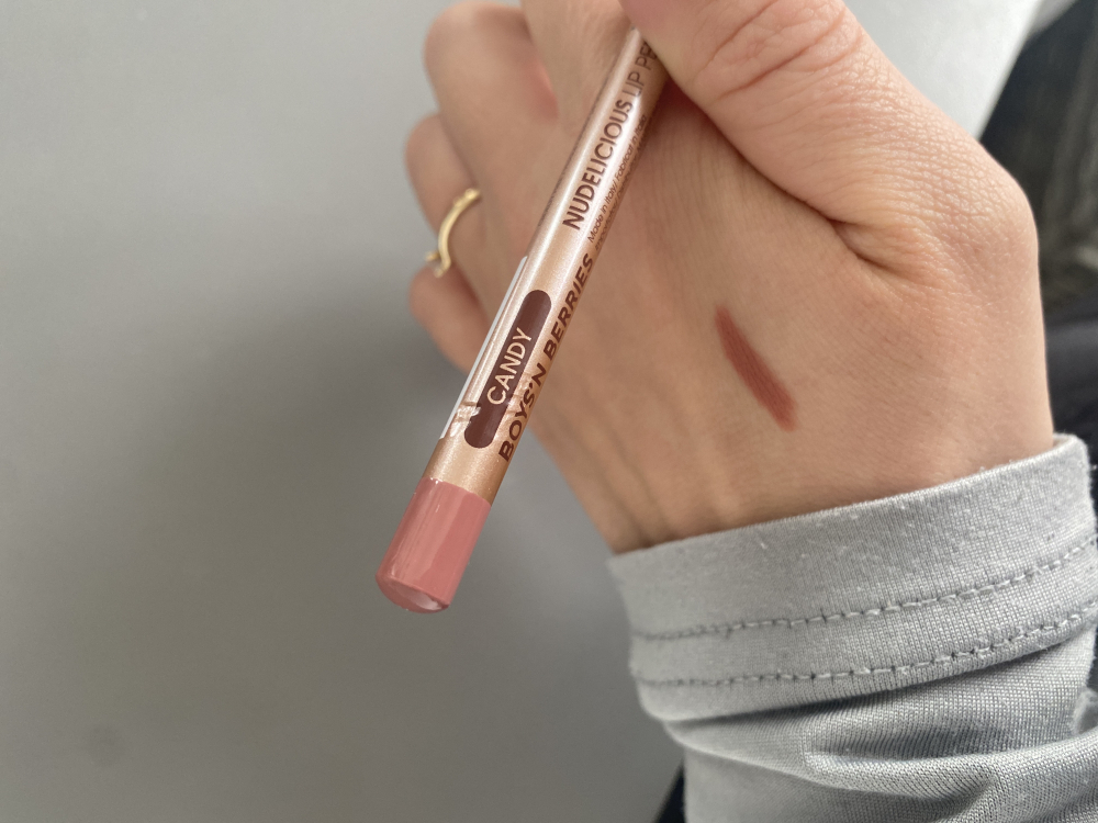 Poza reala Creion Buze Boys`n Berries Nudelicious Lip Pencil