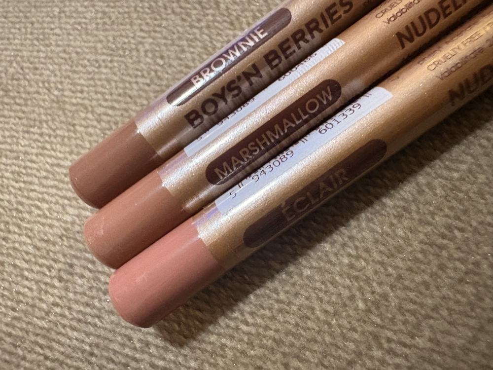 Poza produs Creion Buze Boys`n Berries Nudelicious Lip Pencil Nougat