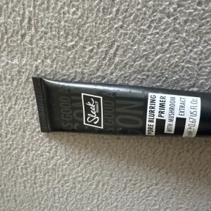 Poza reala Baza de Machiaj Sleek MakeUP Pore Blurring Primer