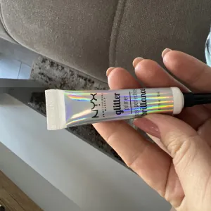 Poza reala Baza pentru Glitter NYX Professional Makeup Glitter Primer
