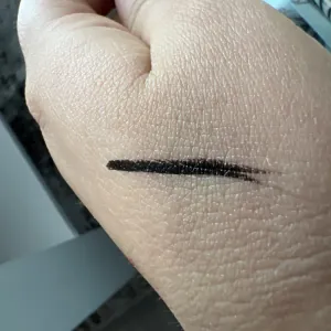 Poza reala Contur Ochi Nyx Professional Makeup Epic Ink Waterproof Liner Graham Cracker