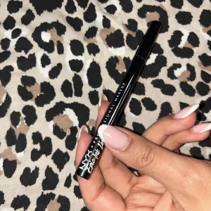 Poza reala Contur Ochi Nyx Professional Makeup Epic Ink Waterproof Liner Graham Cracker