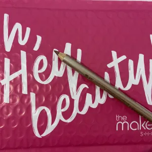 Poza reala Creion Buze Boys`n Berries Nudelicious Lip Pencil Eclair