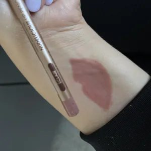 Poza reala Creion Buze Boys`n Berries Nudelicious Lip Pencil Eclair