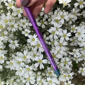Poza reala Creion Ochi Boys`n Berries Pro Eye Liner Pencil Black Velvet