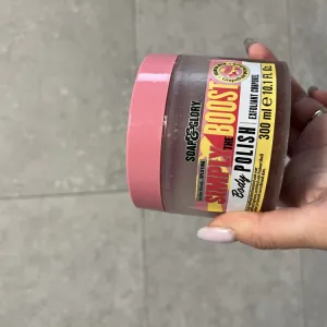 Poza reala Exfoliant de Corp Soap & Glory Simply The Boost Body Scrub