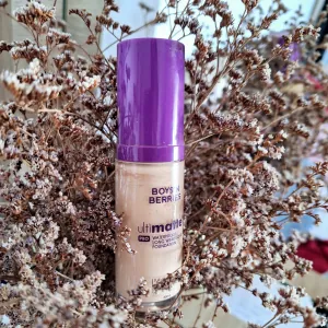 Poza reala Fond de Ten Boys`n Berries Ultimatte 4K PRO Liquid Foundation Light