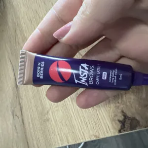 Poza reala Gel Crema pentru Sprancene Boys`n Berries Instabrows Walnut