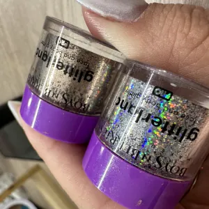 Poza reala Glitter Pulbere Boys`n Berries Glitterland Face and Body Lynx