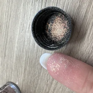 Poza reala Glitter Pulbere NYX Professional Makeup Metallic Glitter