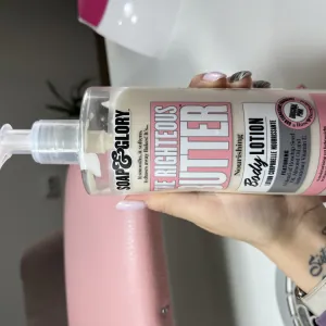 Poza reala Lotiune de Corp Soap & Glory Original Pink The Righteous Butter Lotion 500 ml