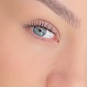 Poza reala Marker pentru sprancene NYX Professional Makeup Lift N Snatch Brow Tint Pen