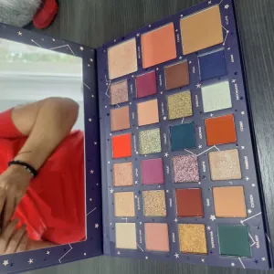 Poza reala Paleta Farduri Boys`n Berries Magic Nights Palette