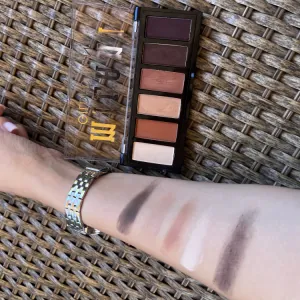 Poza reala Paleta Farduri Milani Gilded Eyeshadow Palette Whiskey Business