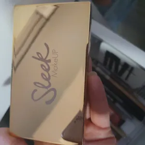 Poza reala Paleta Iluminatoare Sleek MakeUP Solstice Highlighting Palette