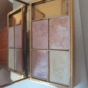Poza reala Paleta Iluminatoare Sleek MakeUP Solstice Highlighting Palette