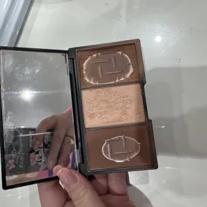 Poza reala Paleta pentru Conturare Sleek MakeUP Face Form Medium