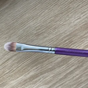 Poza reala Pensula Profesionala Machiaj Boys`n Berries Concealer