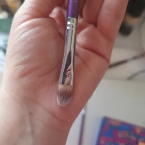 Poza reala Pensula Profesionala Machiaj Boys`n Berries Concealer
