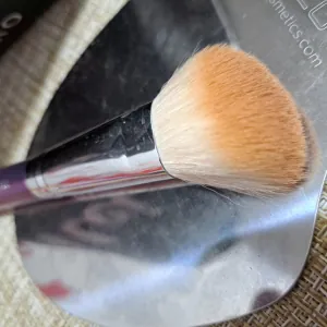 Poza reala Pensula Profesionala Machiaj Boys`n Berries Contour & Blush