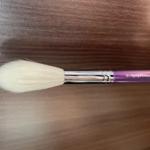 Poza reala Pensula Profesionala Machiaj Boys`n Berries Highlight & Finish