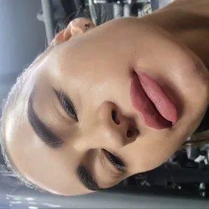 Poza reala Ruj lichid mat NYX Professional Makeup Lip Lingerie XXL