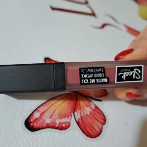 Poza reala Ruj lichid mat SLEEK MakeUP Matte Me XXL Shabby Chic