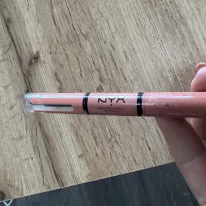 Poza reala Ruj lichid Nyx Professional Makeup Shine Loud Pro Pigment Shine Cash Flow
