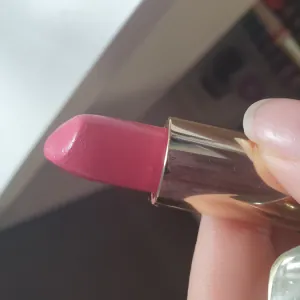 Poza reala Ruj Milani Color Statement Lipstick