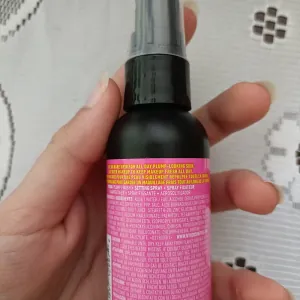Poza reala Spray fixare NYX Professional Makeup Plump Finish