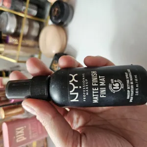 Poza reala Spray Fixare NYX Professional Makeup Setting Spray Matte Finish