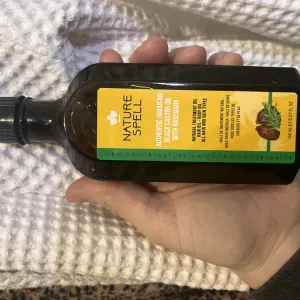 Poza reala Ulei de Ricin Negru & Rozmarin Nature Spell Authentic Jamaican Black Castor Oil with Rosemary