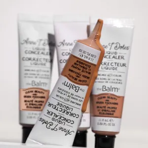 Corector theBalm Anne T. Dotes Liquid Concealer 24h