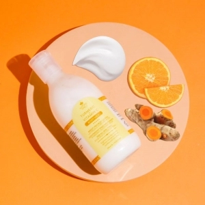 Lapte de Corp Nature Spell Turmeric & Vitamin C Body Milk