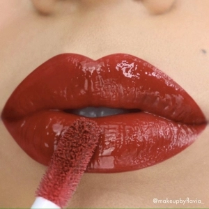 Luciu Buze pentru Volum Milani Keep it Full MAXXX Lip Plumper Bae