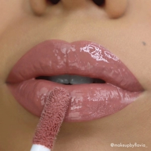 Luciu Buze pentru Volum Milani Keep it Full MAXXX Lip Plumper Little Secret