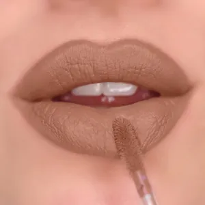 Ruj Lichid Makeup Revolution Crème Lip Hustle 119