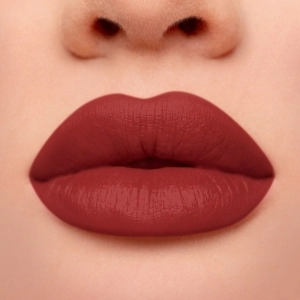 Ruj lichid theBalm Meet Matt(e) Hughes Adoring