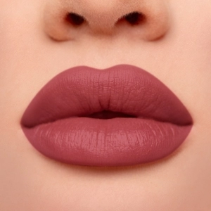 Ruj lichid theBalm Meet Matt(e) Hughes Charming