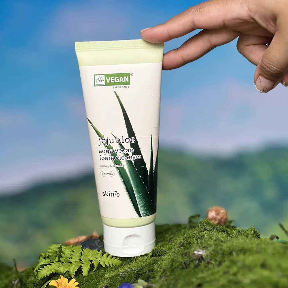 Spuma de Curatare cu Aloe skin79 Jeju Aloe Aqua Vegan Foam Cleanser