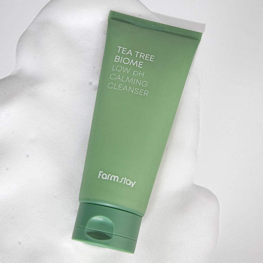 Spuma pentru Curatarea Fetei cu Arbore de Ceai Farmstay Biome pH Calming Cleanser