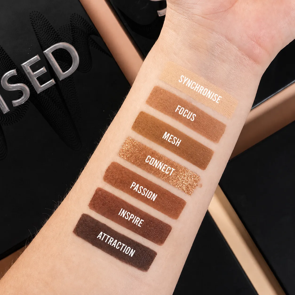Paletă de farduri pentru ochi BPERFECT Synchronised Eyeshadow Palette