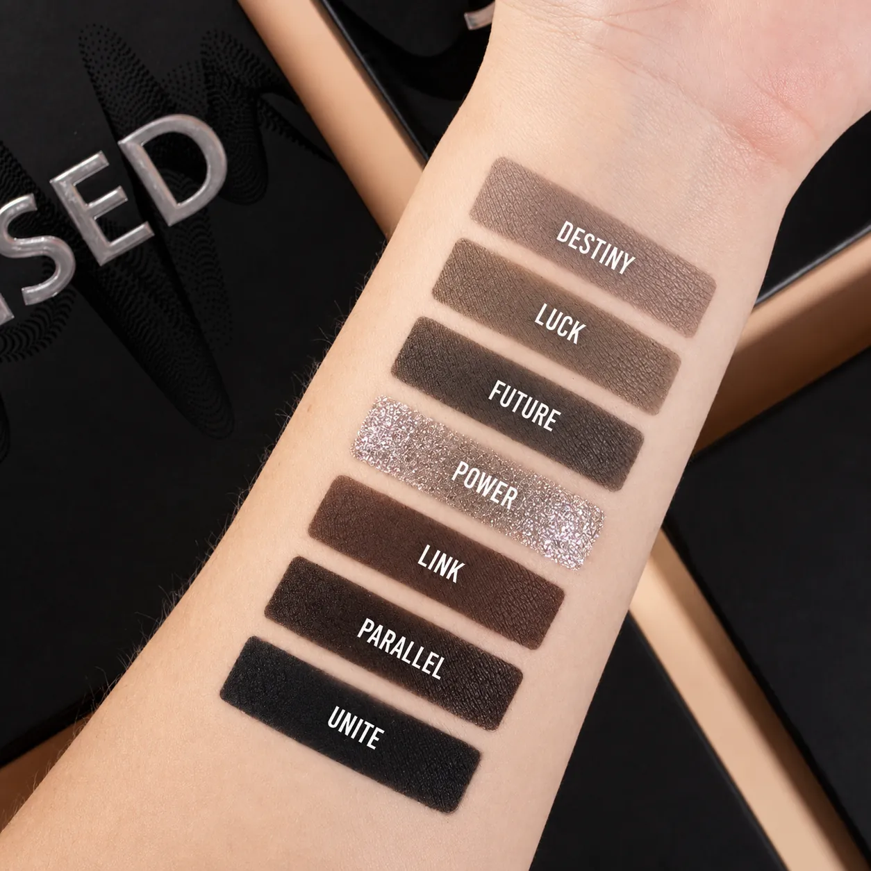 Paletă de farduri pentru ochi BPERFECT Synchronised Eyeshadow Palette
