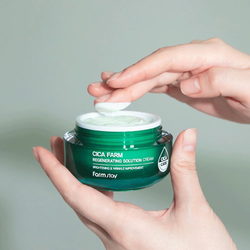 Crema Reparatoare Farmstay Cica Farm Regenerating Solution Cream