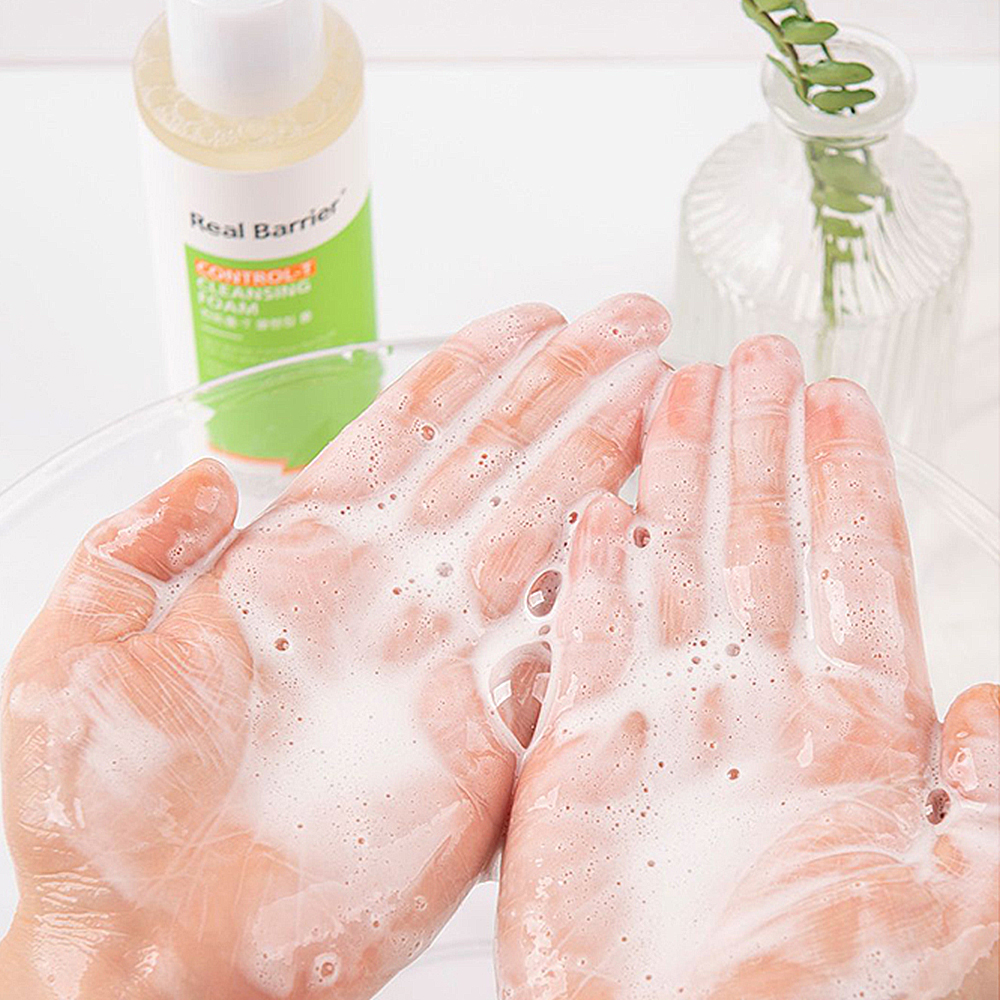 Gel de curatare ten gras Real Barrier Control-T Cleansing Foam 190 ml