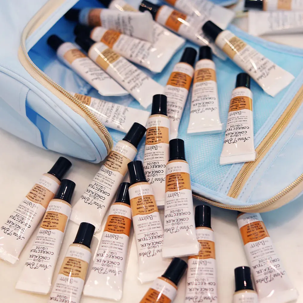 Corector theBalm Anne T. Dotes Liquid Concealer 24h