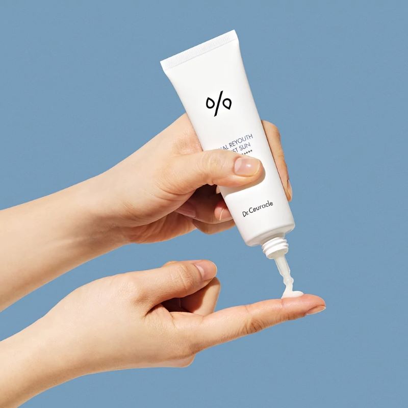 Crema Hidratanta Regeneratoare cu Protectie Solara Dr. Ceuracle Hyal Reyouth Moist Sun SPF50+++++