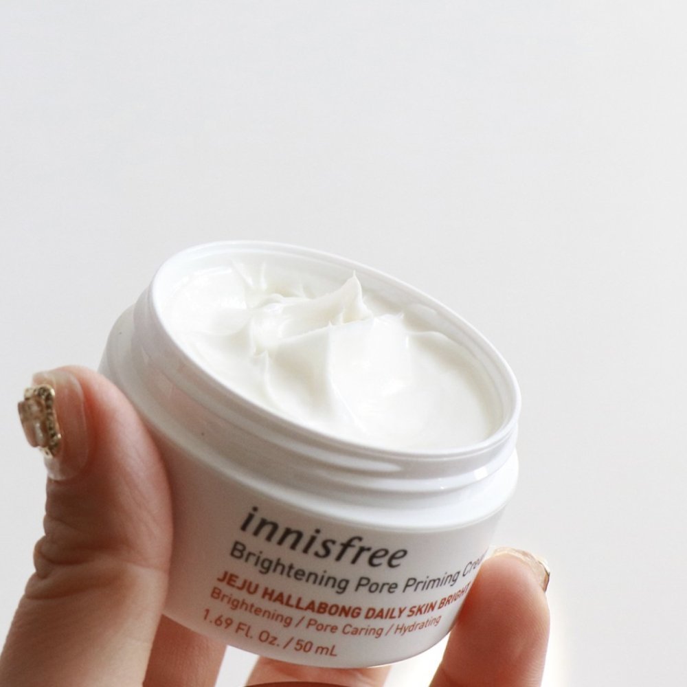 Crema pentru Luminozitate & Pori Dilatati Innisfree Brightening Pore Priming Cream